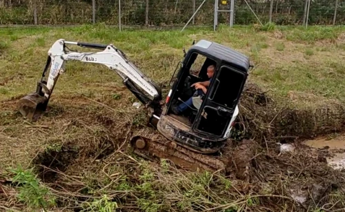Mini Escavadeira Bobcat